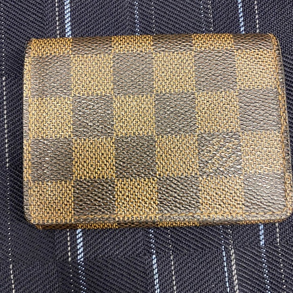 Preloved Authentic LV Damier cardholder - Picture 3 of 6